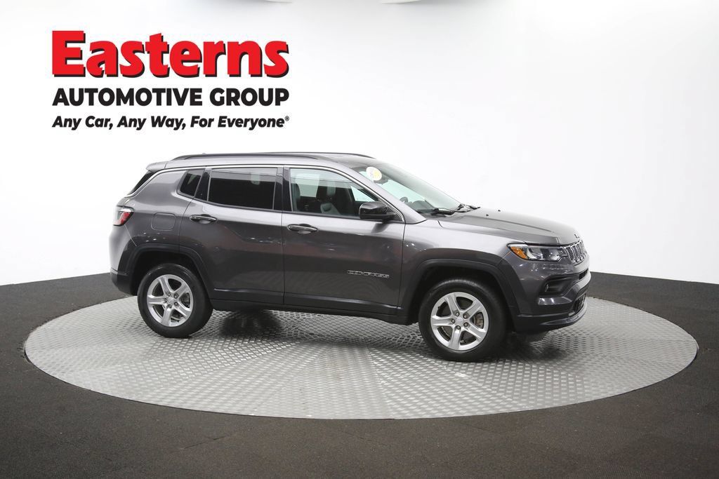 Used 2024 Jeep Compass Latitude AWD/4WD image 45