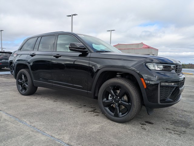 New 2026 Jeep Grand Cherokee Limited w/ Limited Altitude Package RWD image 2
