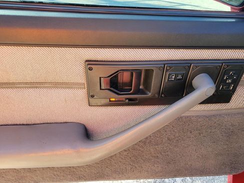 Used 1989 Chevrolet Camaro IROC-Z image 15