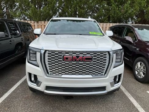 Used 2021 GMC Yukon Denali w/ Denali Ultimate Package AWD/4WD image 2