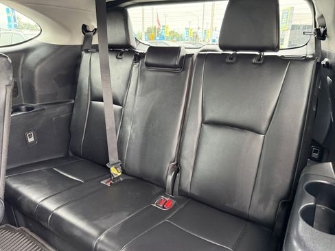 Used 2023 Toyota Highlander L image 21