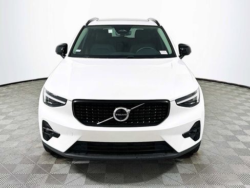 Used 2025 Volvo XC40 B5 Plus w/ Climate Package image 2