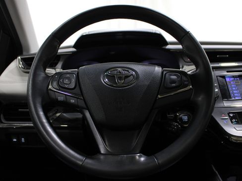 Used 2014 Toyota Avalon XLE Touring FWD image 10