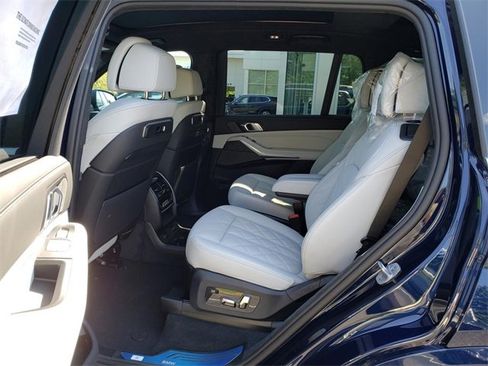 New 2026 BMW X7 xDrive40i w/ Premium Package image 11
