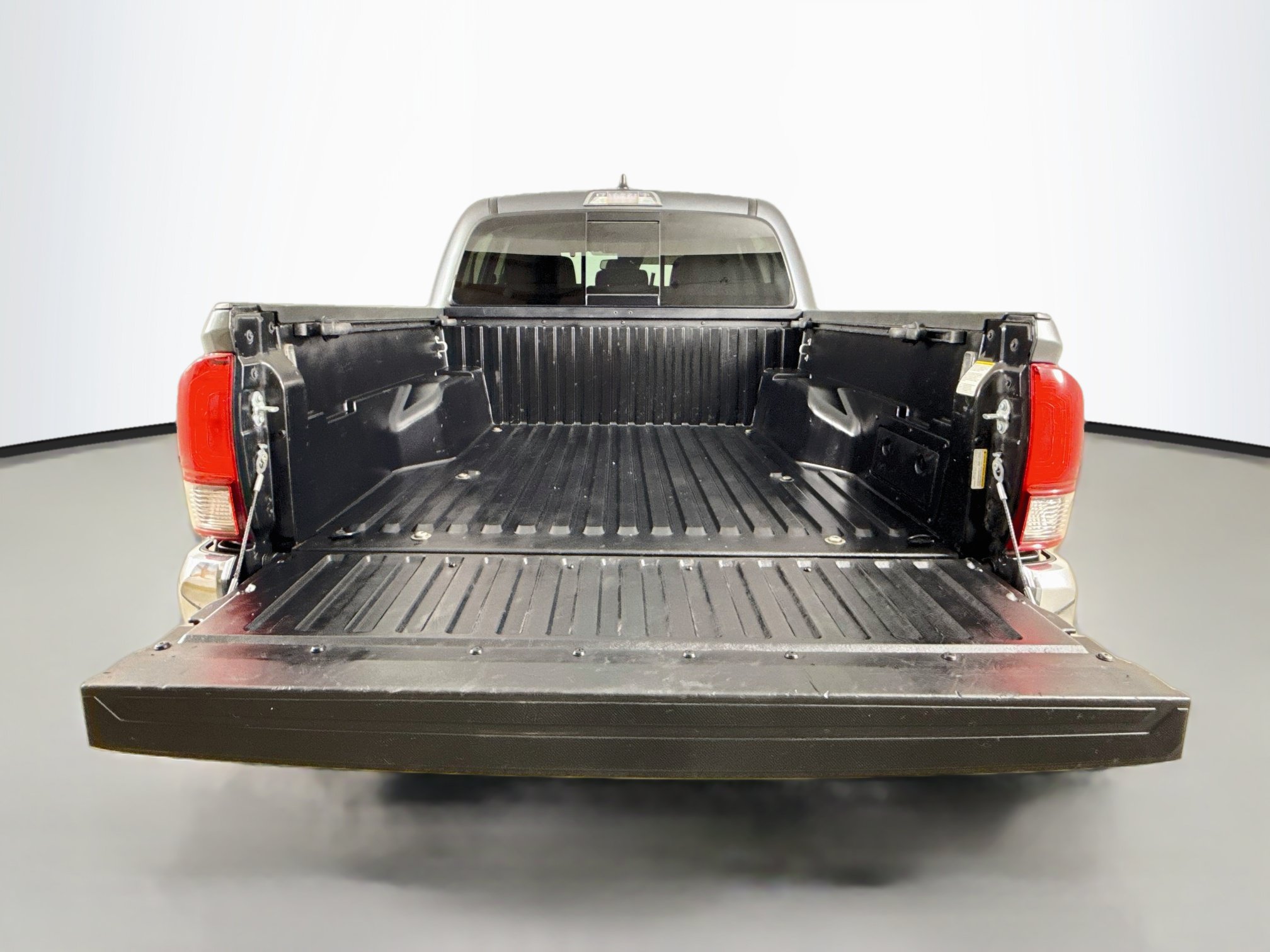 Certified 2023 Toyota Tacoma SR5 w/ Black Out Package (TMS) AWD/4WD image 26