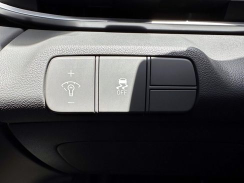 Used 2025 Hyundai Elantra Sport FWD image 15