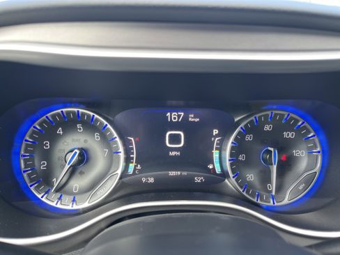 Used 2025 Chrysler Pacifica Select FWD image 20