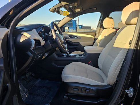 Used 2022 Chevrolet Traverse LT image 11