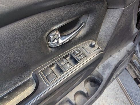 Used 2018 Nissan Titan SV w/ SV Convenience Package AWD/4WD image 10