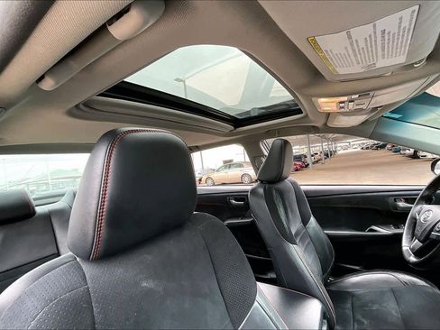 Used 2016 Toyota Camry XSE image 14