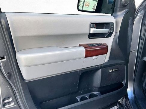 Used 2012 Toyota Sequoia Platinum image 18