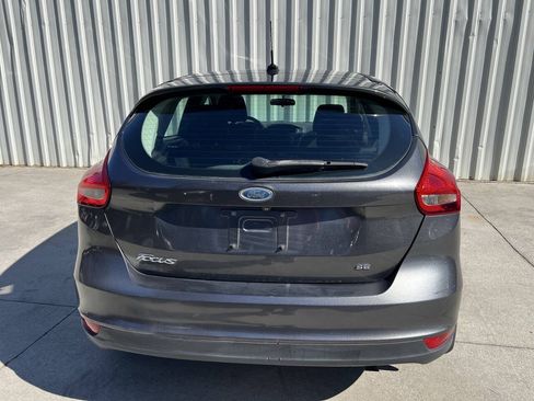 Used 2017 Ford Focus SE FWD image 4