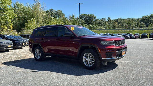 Used 2023 Jeep Grand Cherokee L Laredo AWD/4WD image 2