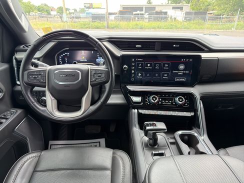 Used 2023 GMC Sierra 1500 Denali AWD/4WD image 17