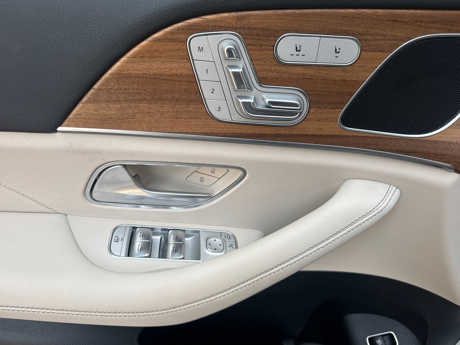 Certified 2026 Mercedes-Benz GLE 350 4MATIC image 11
