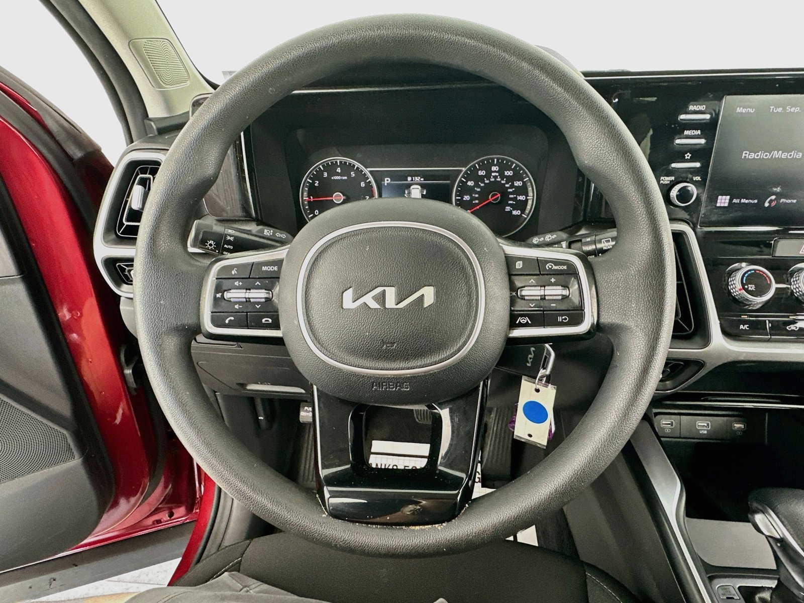 Used 2022 Kia Sorento LX FWD image 13