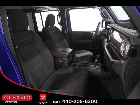 Used 2019 Jeep Wrangler Unlimited Sahara AWD/4WD image 19
