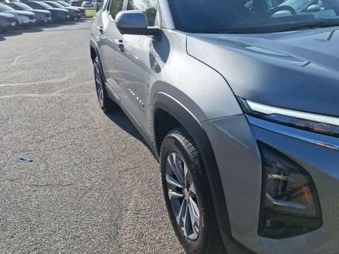 Used 2025 Chevrolet Equinox LT w/ Safety and Technology Package image 24