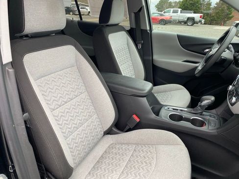 Used 2022 Chevrolet Equinox LT image 23