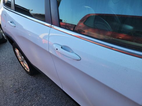 Used 2017 Jeep Cherokee Limited image 12