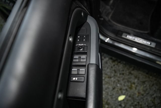 Used 2023 Land Rover Defender 130 X-Dynamic SE AWD/4WD image 26