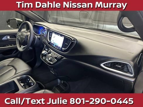 Used 2026 Chrysler Pacifica Select FWD image 17