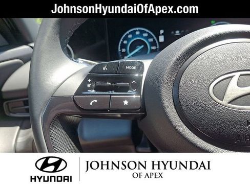 Used 2025 Hyundai Elantra SEL FWD image 18