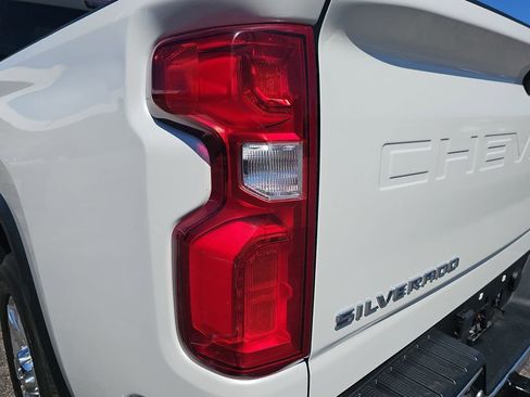 Certified 2020 Chevrolet Silverado 2500 LTZ w/ LTZ Premium Package AWD/4WD image 40
