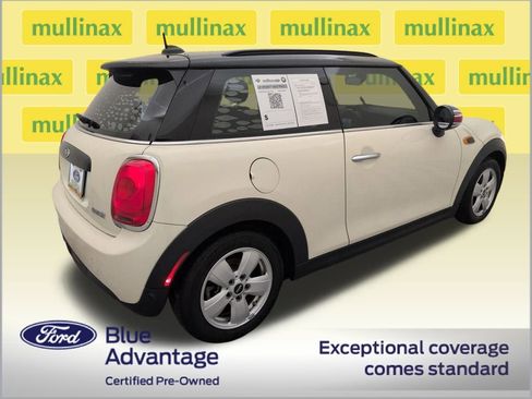 Used 2018 MINI Cooper 2-Door Hardtop image 3