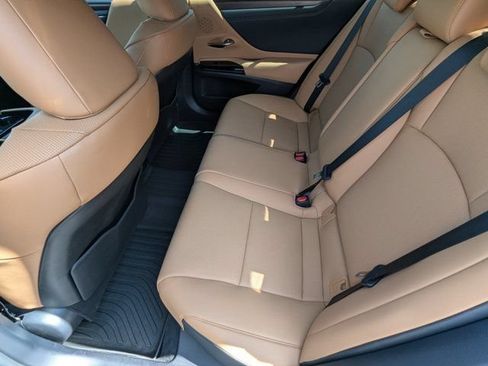 Used 2025 Lexus ES 350 w/ Premium Package FWD image 17