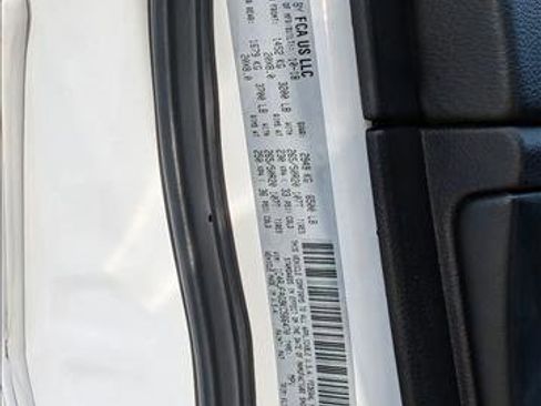 Used 2019 Jeep Grand Cherokee Altitude image 25