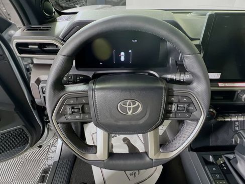 New 2026 Toyota 4Runner TRD Off-Road Premium AWD/4WD image 11