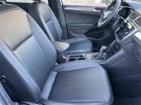 Used 2023 Volkswagen Tiguan SE R-Line image 26