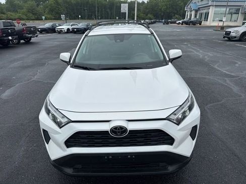 Used 2022 Toyota RAV4 XLE AWD/4WD image 19