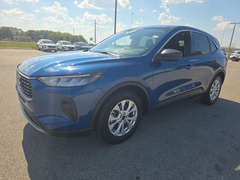 Used 2023 Ford Escape Active image 3