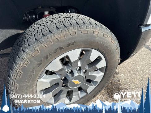 Used 2024 Chevrolet Silverado 2500 Custom w/ Custom Value Package image 9