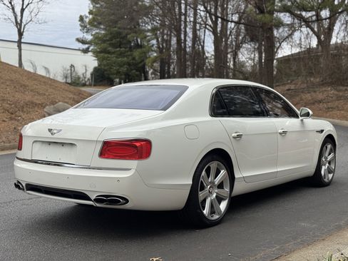 Used 2016 Bentley Flying Spur V8 image 16