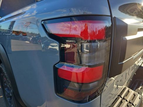 Used 2025 Nissan Frontier PRO-4X image 33