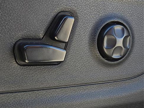 Used 2019 RAM 1500 Big Horn AWD/4WD image 14