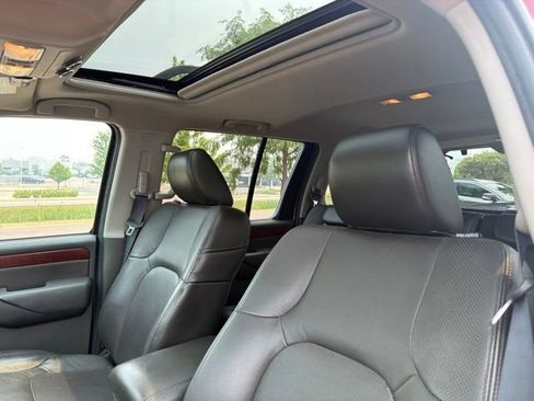 Used 2010 Nissan Pathfinder LE w/ Navigation Pkg AWD/4WD image 15