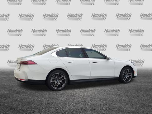 Used 2026 BMW i5 M60 w/ Premium Package RWD image 10