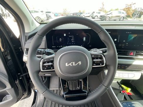 New 2026 Kia Carnival SX w/ SX Dark Edition Package image 11