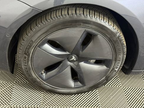 Used 2018 Tesla Model 3 Long Range image 12