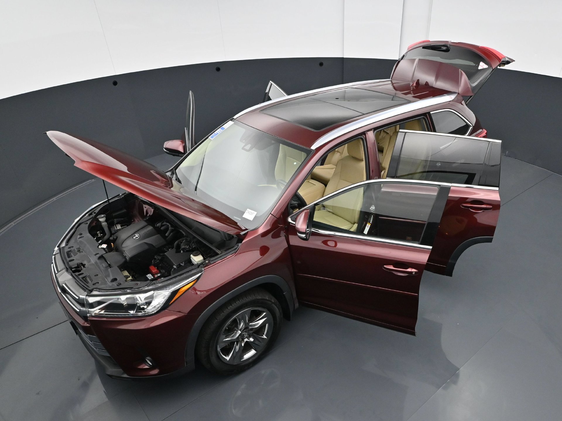 Used 2018 Toyota Highlander Limited Platinum w/ Carpet Mat Package (TMS) AWD/4WD image 38