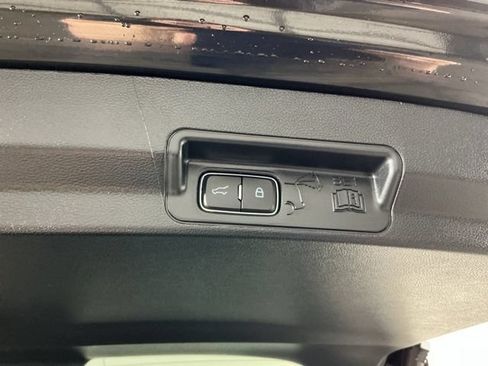 Used 2022 Ford Explorer Limited AWD/4WD image 36