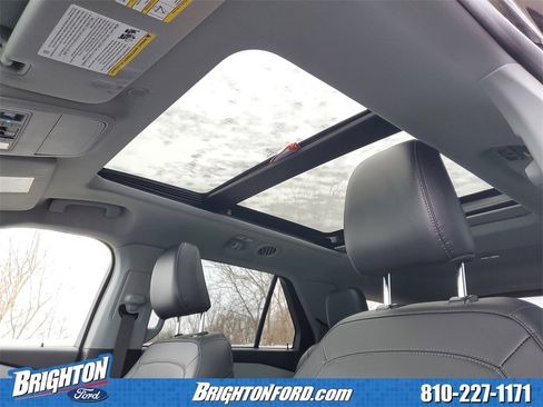 Used 2023 Ford Explorer XLT w/ Equipment Group 202A image 11