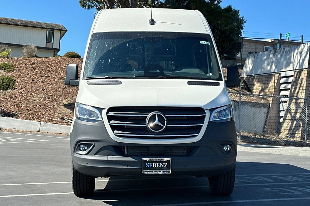 Used 2025 Mercedes-Benz Sprinter 2500 image 6