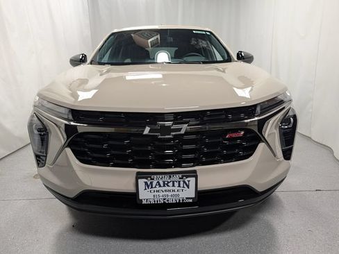 New 2026 Chevrolet Trax RS w/ Sunroof Package FWD image 8