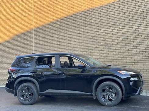 New 2026 Nissan Rogue SV AWD/4WD image 3