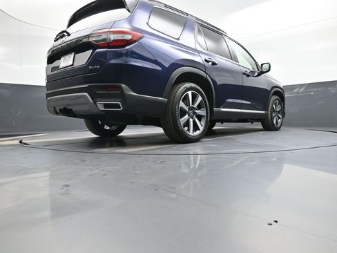 Certified 2024 Honda Pilot Elite image 32